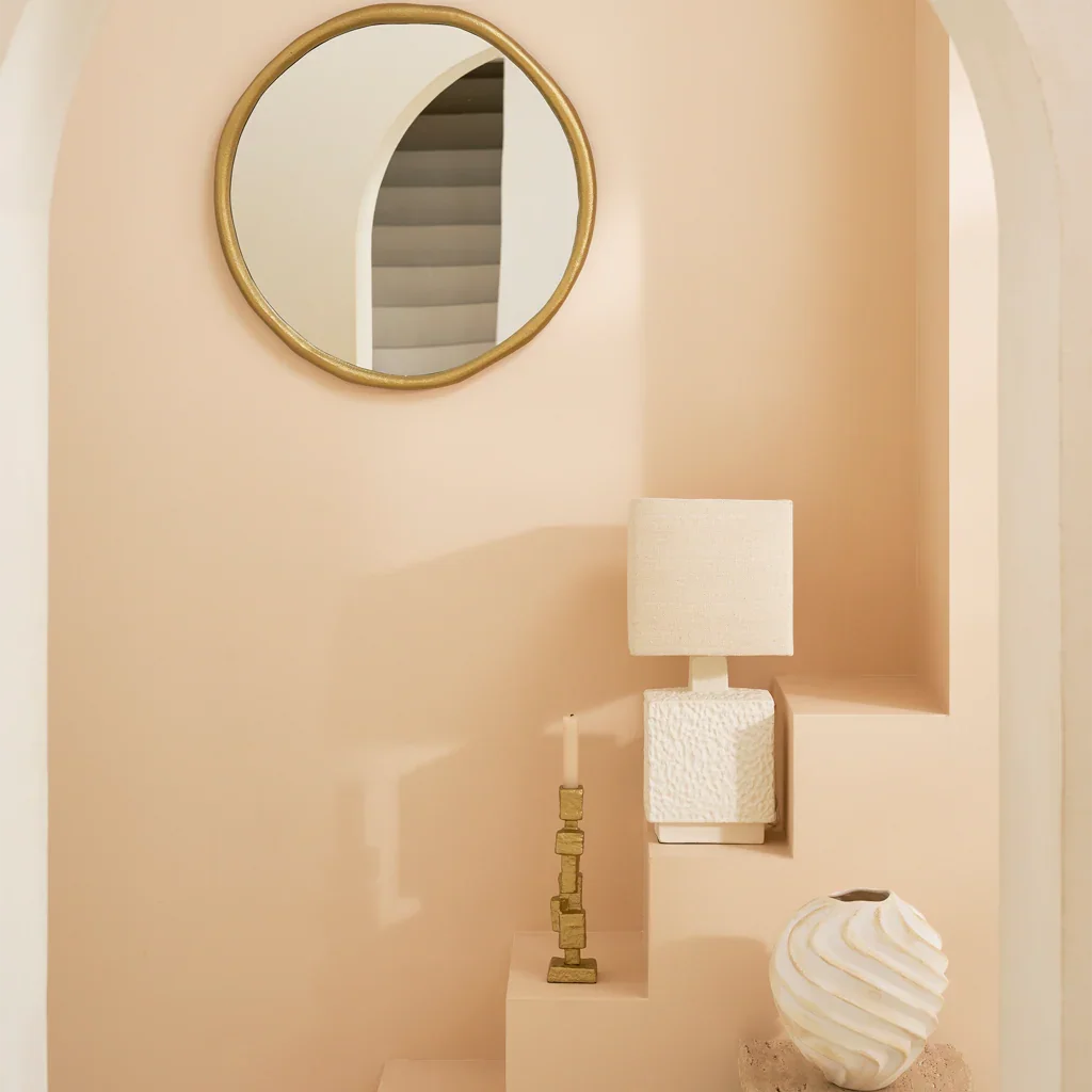 Kerzenhalter Mona — Aluminium in Brass-Look, skulptural