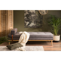 Daybed Oslo – Stilvolles Designer-Sofa mit Holzrahmen und Kopfstütze
