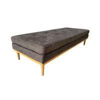 Daybed Oslo – Stilvolles Designer-Sofa mit Holzrahmen und Kopfstütze