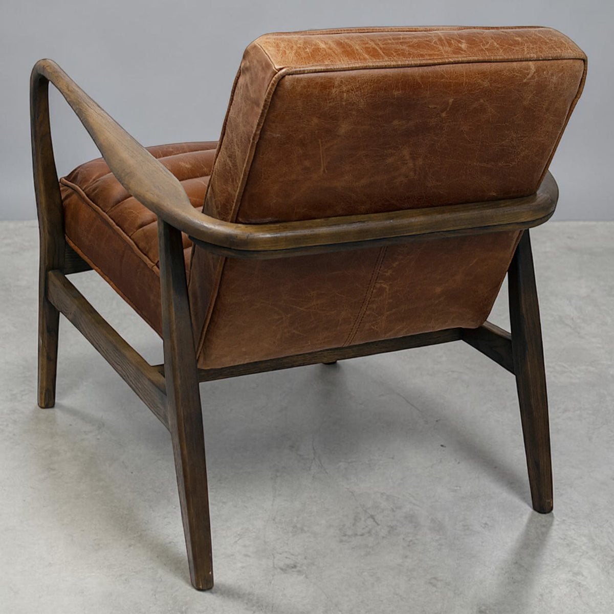 Levi Armchair Dark Brown — Leder & Holzrahmen