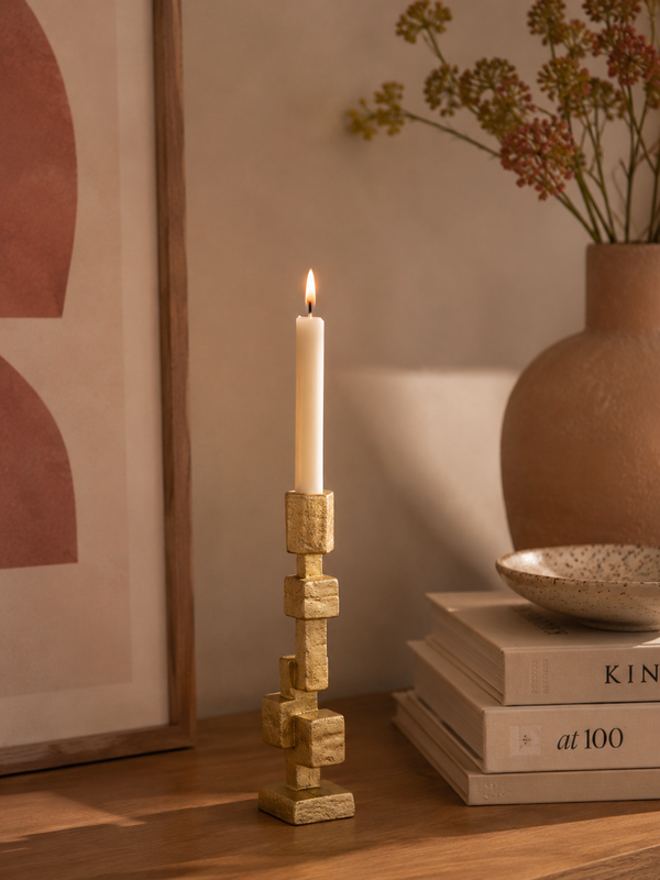 Kerzenhalter Mona — Aluminium in Brass-Look, skulptural