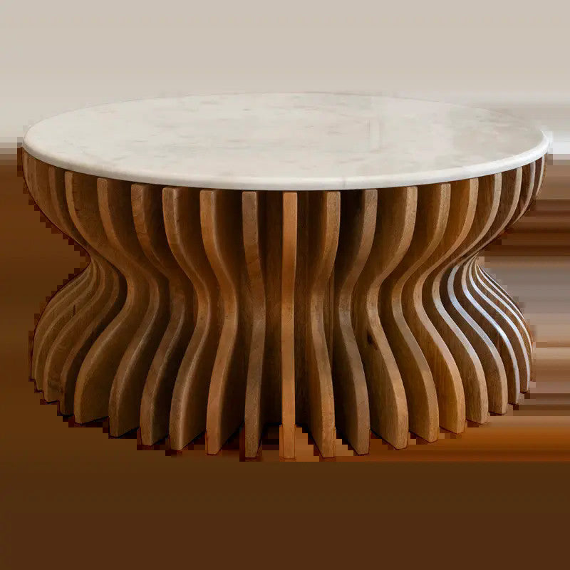 Runder Couchtisch aus Holz mit Marmorplatte – skulpturales Design – Ø 84 cm – modern & organisch