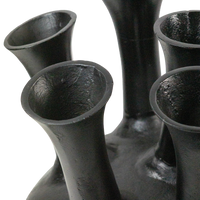Deko-Vase aus Aluminium in Schwarz – 7 Öffnungen – 32 cm – Skulpturales Design