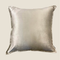 Velvet Kissen AMY — Champagner — 50x50 cm — weich & schimmernd