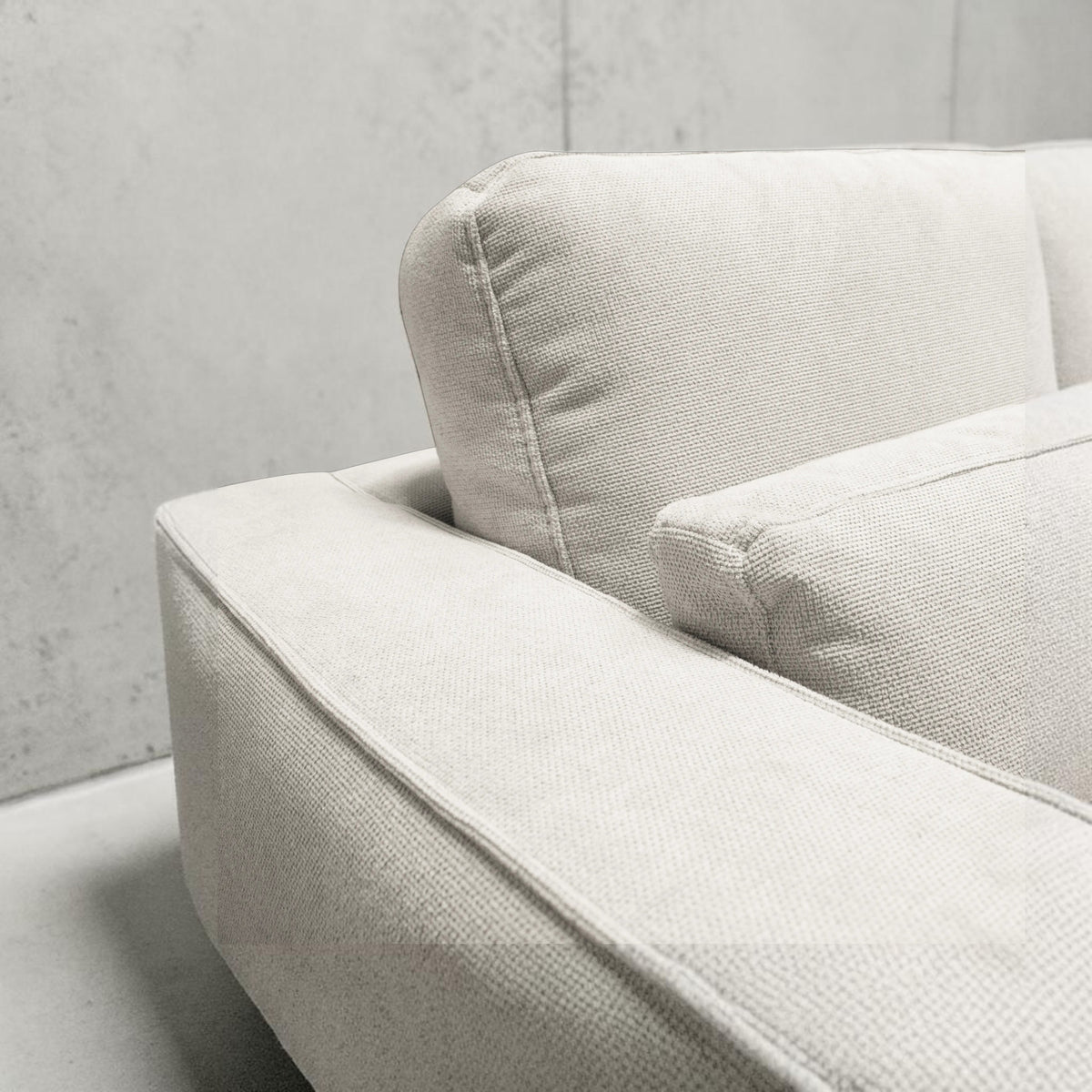 Merida 2-Sitzer Sofa Beige — kompakte Wohnbühne
