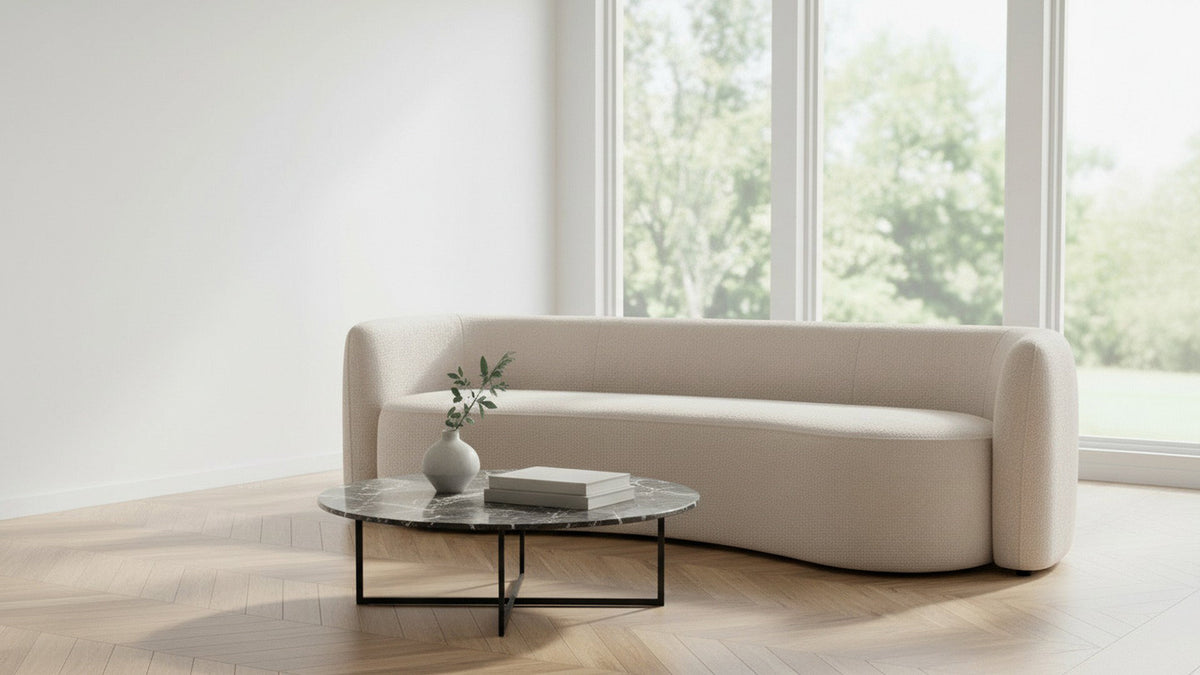 Sofa Cosmic Beige aus Stoff mit weicher Form