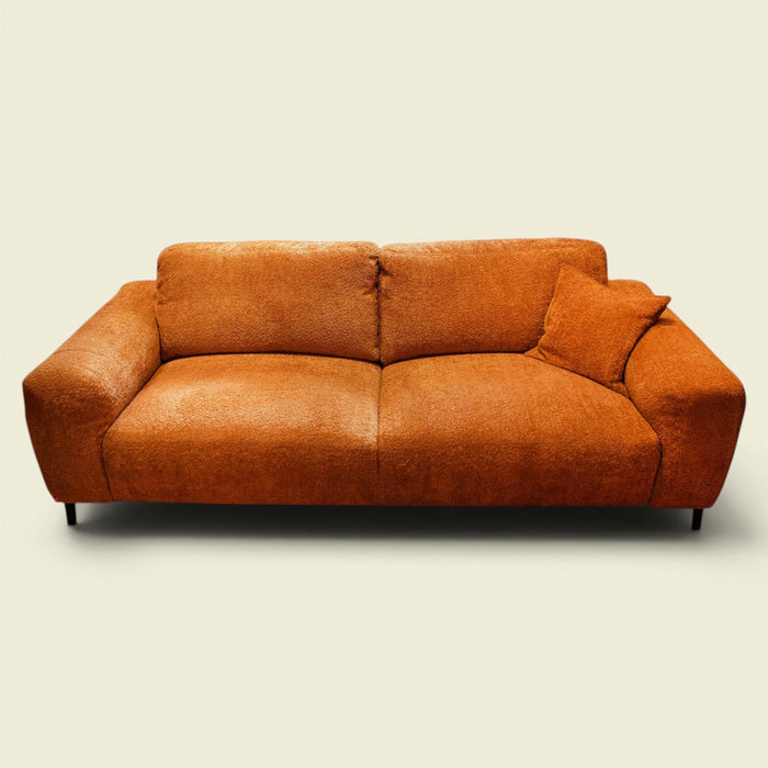 Napa 2-Sitzer Sofa Inca Gold — wärmender Trendton im Kompaktformat