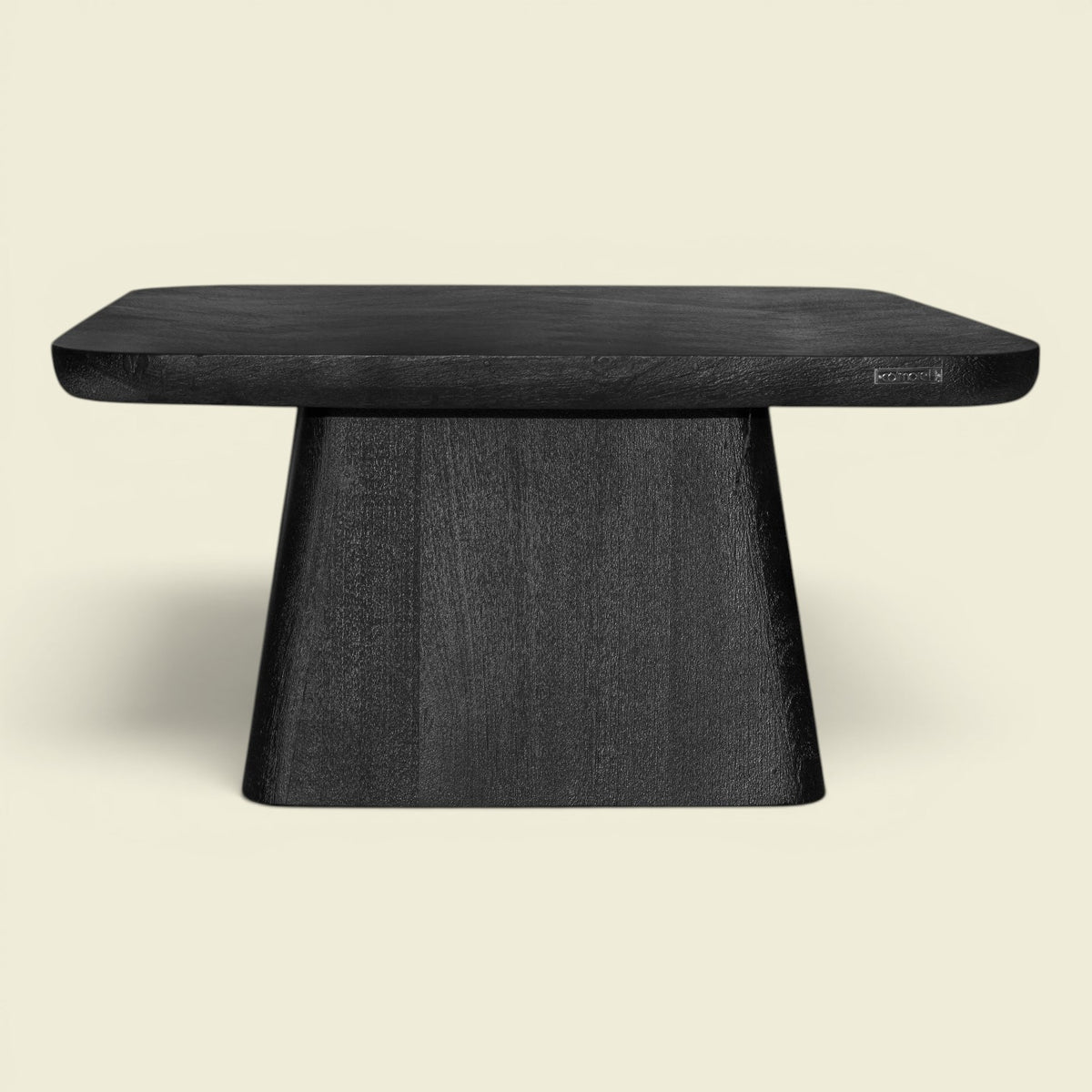 ONYX Couchtisch Fischgrät Schwarz 80×80 — grafische Mitte