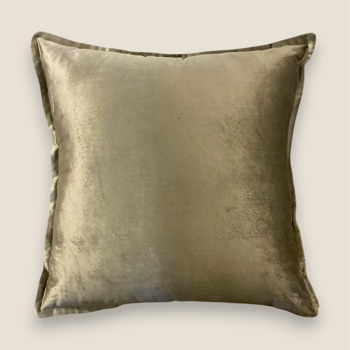 Velvet Kissen AMY — Taupe — 50x50 cm — weich & schimmernd