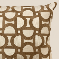 Colmore Kissen JADE Beige/Bronze 45 × 45 cm – Detail
