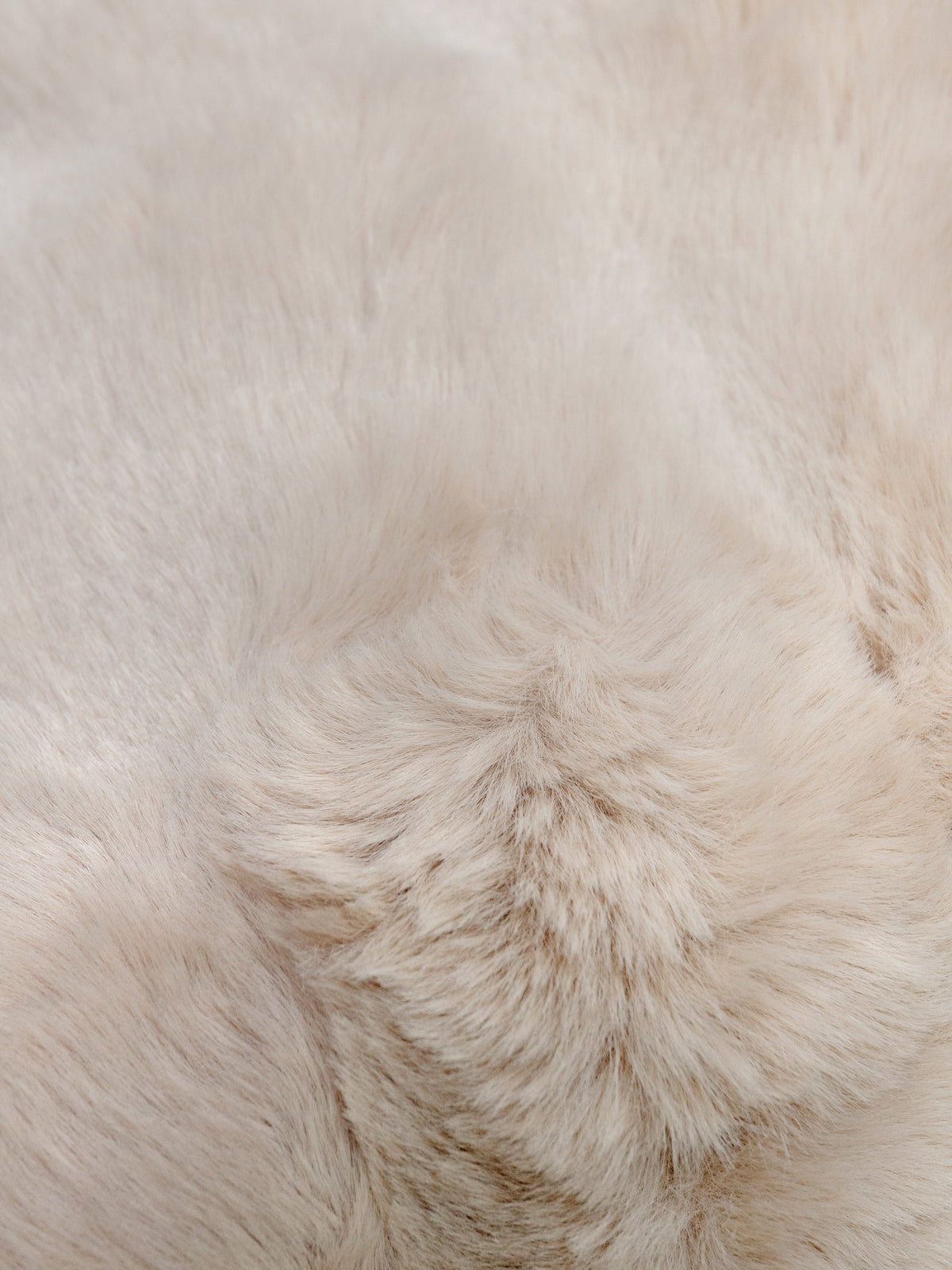 Original-Felldetail von Colmore – LUCI Beige