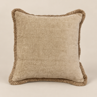 Kissen MAEVE Taupe 50 × 50 cm – Produktansicht auf Veto Beige