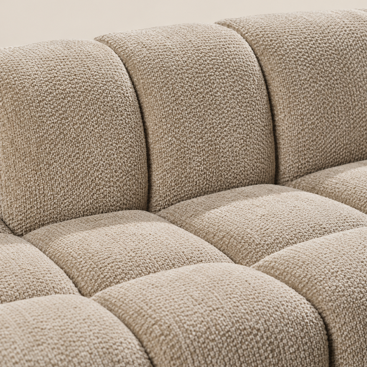 Sofa MILANO Links Hellgrün 307 × 115 × 70 cm – Stoffnahaufnahme