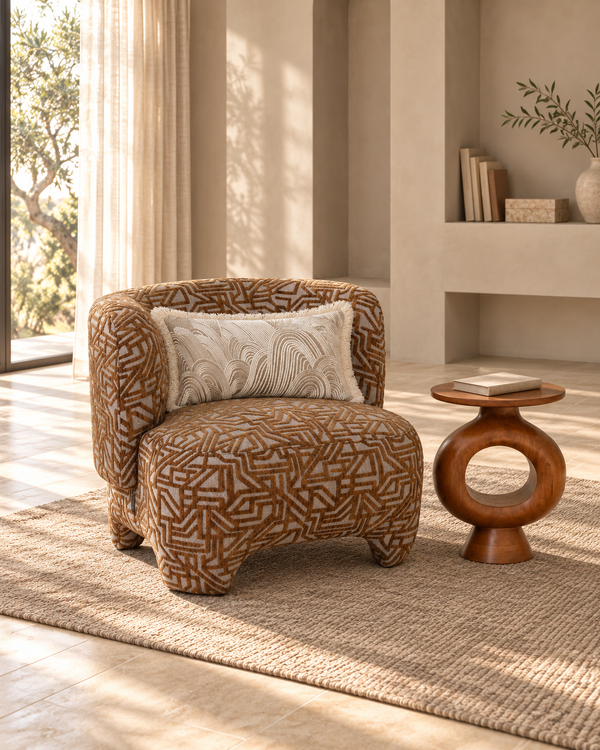 Wohninspiration WENDY Sessel Camel mit passenden Wohnaccessoires – Hochformat